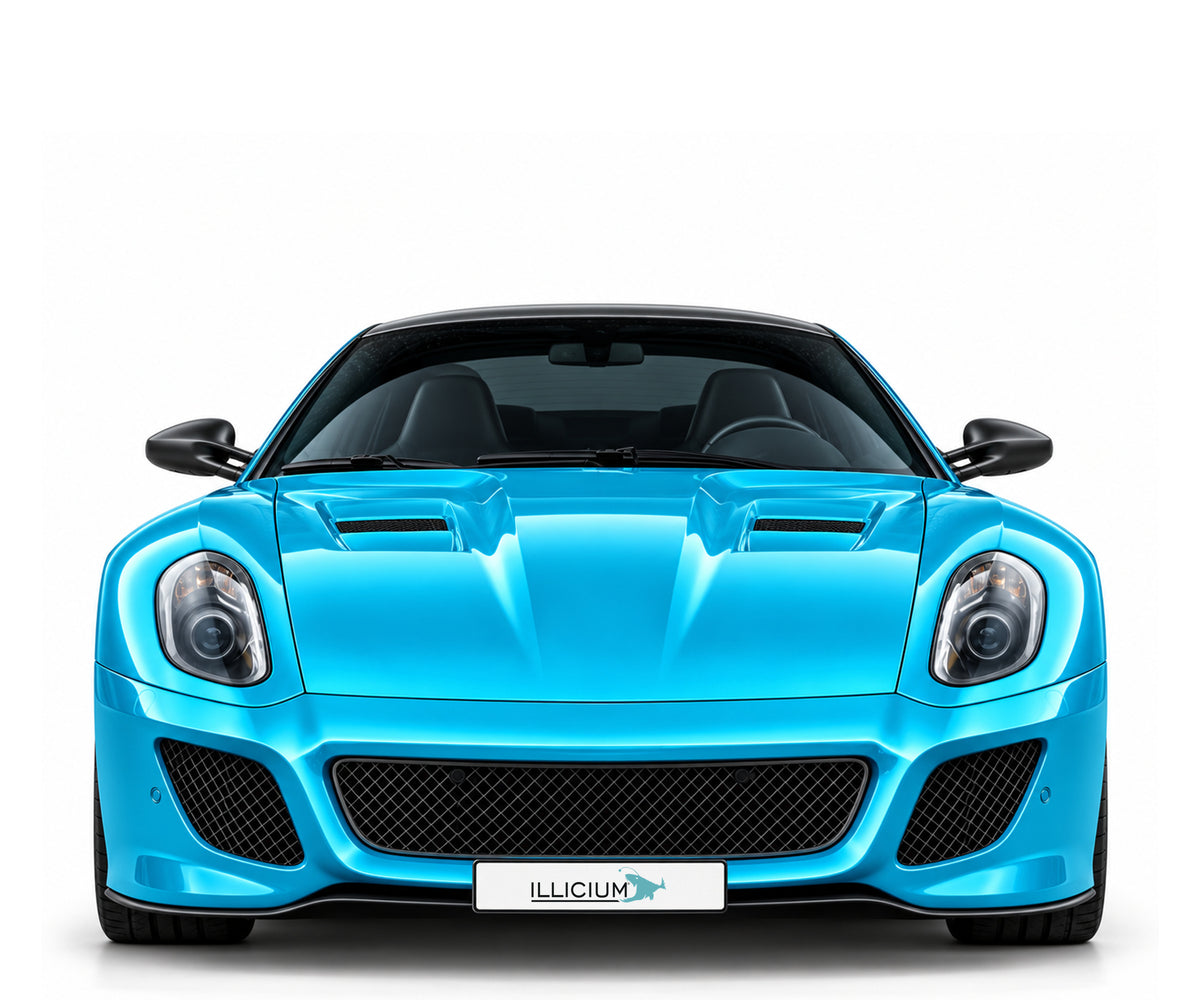 Ferrari 599 GTO – Frontansicht in Türkis Metallic mit Original-ILLICIUM-Kennzeichen; Produktillustration