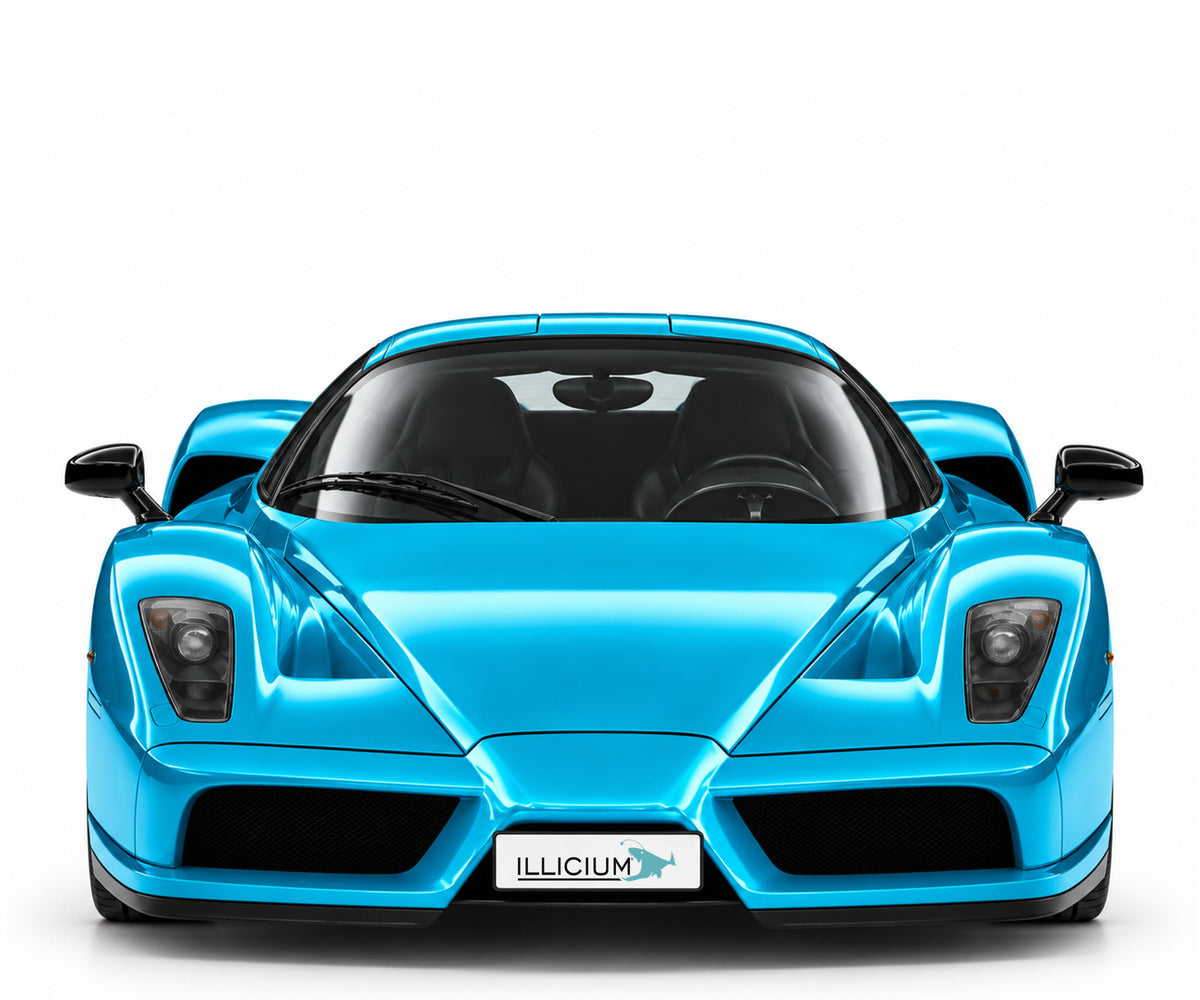 Ferrari Enzo Ferrari – Frontansicht in Türkis Metallic mit Original-ILLICIUM-Kennzeichen; Produktillustration