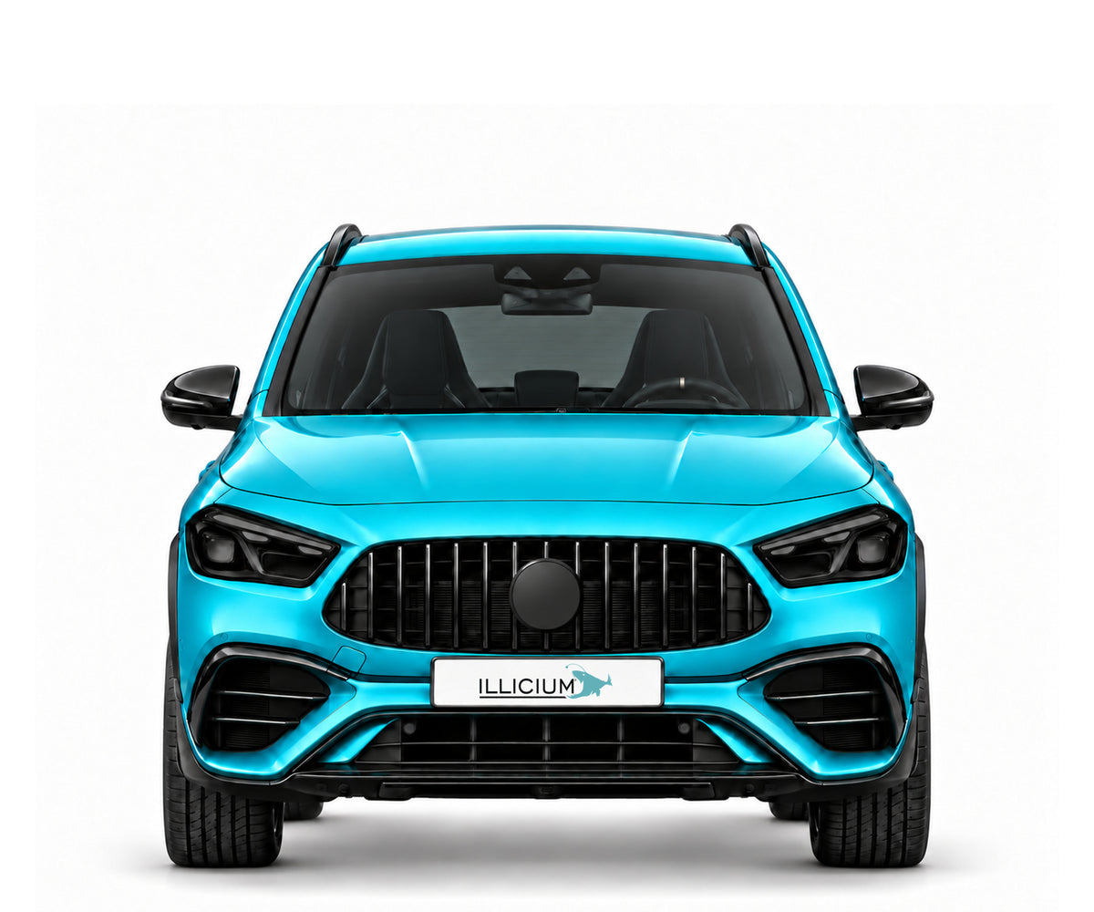GLA H247 · GLA45 S · Facelift ab Oktober2023 – Fahrzeugillustration in Türkis Metallic, schwarze Anbauteile, neutrale Emblemform und ILLICIUM-Kennzeichen