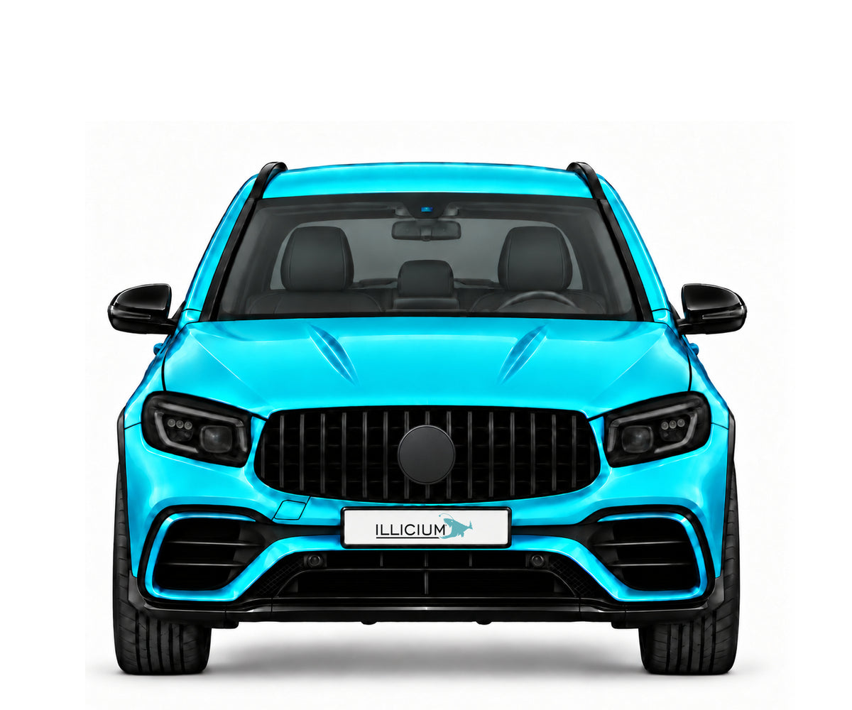 GLC X253 SUV · AMG63 S · Facelift2019 – Fahrzeugillustration in Türkis Metallic, schwarze Anbauteile, neutrale Emblemform und ILLICIUM-Kennzeichen