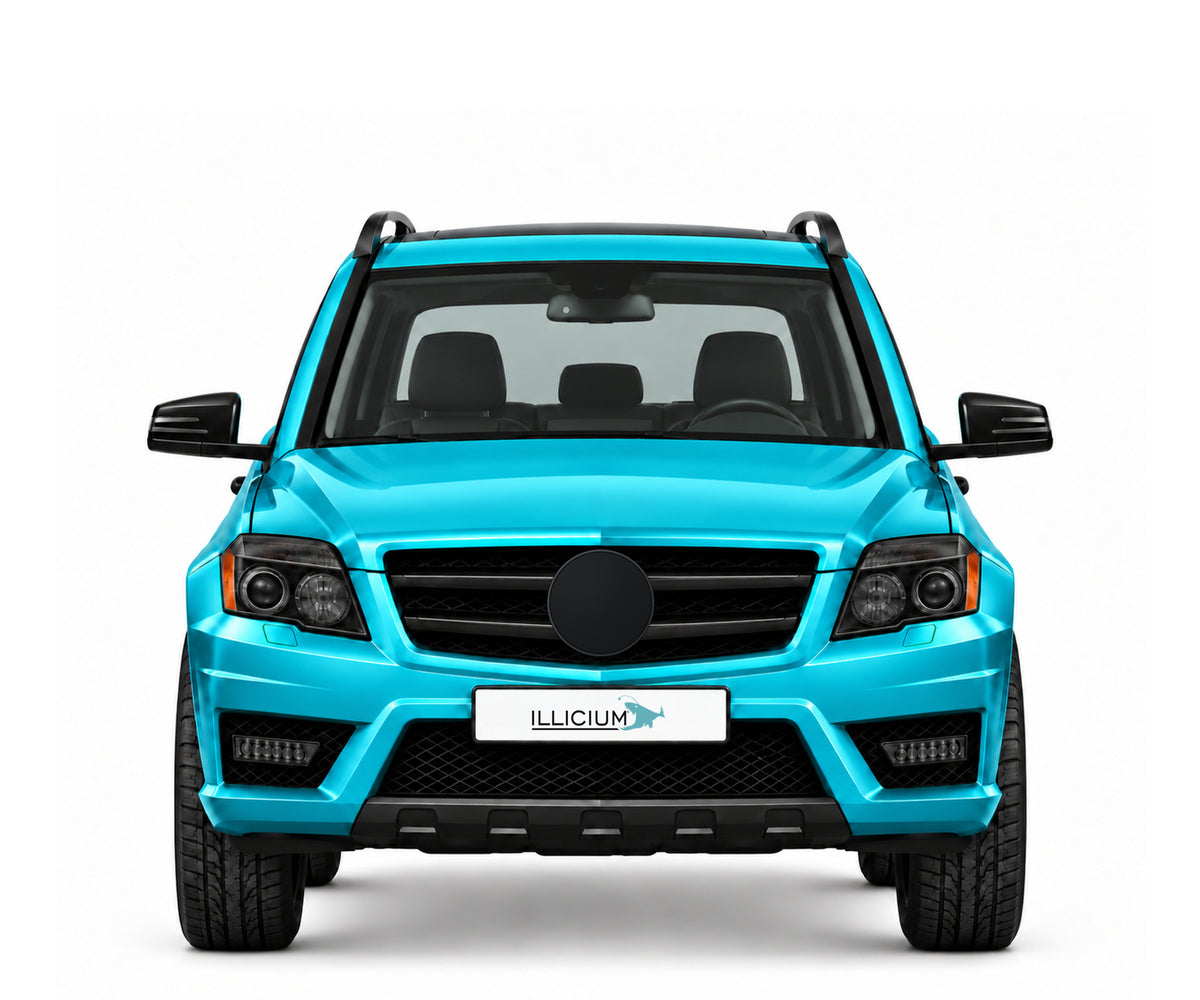 GLK X204 · AMG Styling · Vorfacelift MY2012 – Fahrzeugillustration in Türkis Metallic, schwarze Anbauteile, neutrale Emblemform und ILLICIUM-Kennzeichen