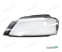Audi A3 8P Facelift – Streuscheiben links in Fahrtrichtung, Produktillustration mit ILLICIUM-Logo