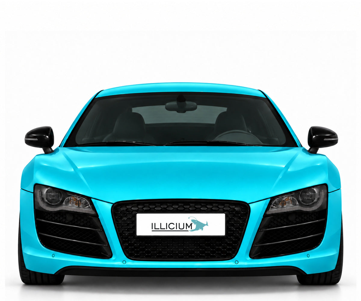 Audi R8 42 – Frontansicht in Türkis Metallic mit ILLICIUM-Kennzeichen