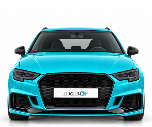 Audi RS3 8V – Frontansicht in Türkis Metallic mit ILLICIUM-Kennzeichen