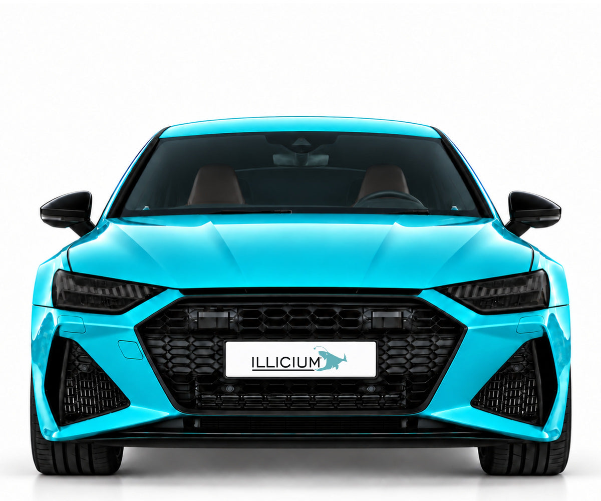 Audi RS7 C8 – Frontansicht in Türkis Metallic mit ILLICIUM-Kennzeichen