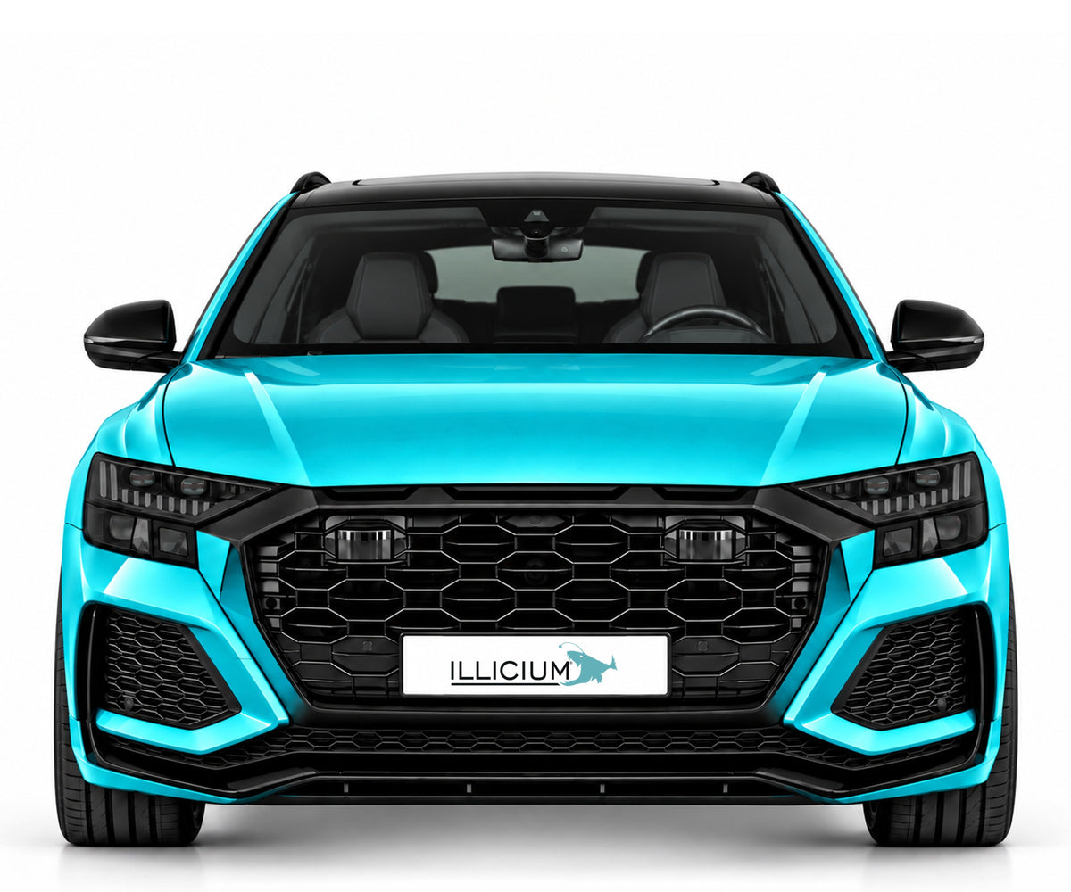 Audi RSQ8 – Frontansicht in Türkis Metallic mit ILLICIUM-Kennzeichen