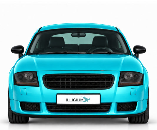 Audi TT 8N – Frontansicht in Türkis Metallic mit ILLICIUM-Kennzeichen