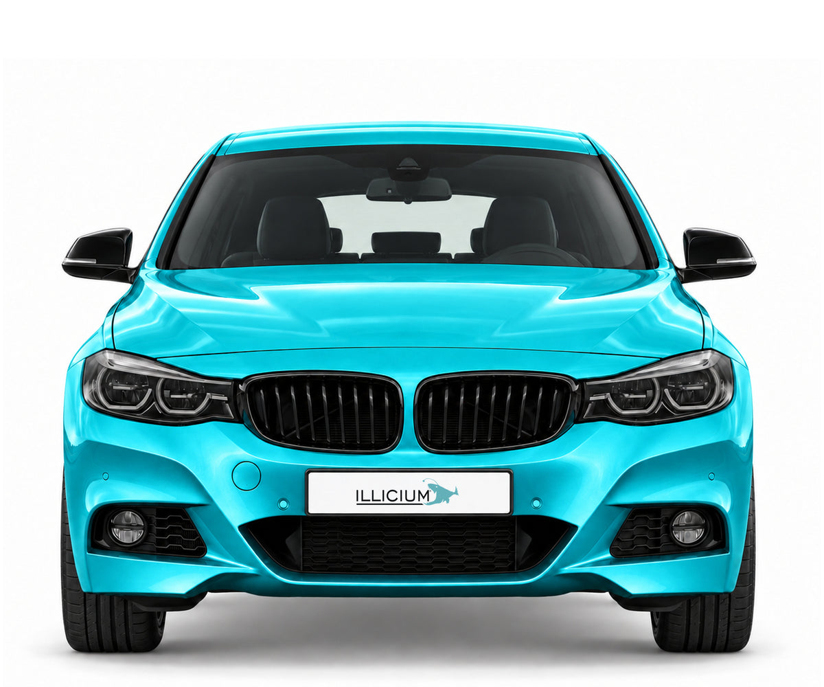 BMW F34 Gran Turismo · LCI – 340i M Sport · LED, Frontansicht in Türkis Metallic mit schwarzen Anbauteilen und ILLICIUM-Kennzeichen