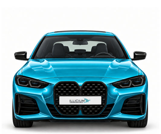 BMW G22 / G23 · Hauptansicht – M440i xDrive Coupé · Frontausführung 2020, Frontansicht in Türkis Metallic mit schwarzen Anbauteilen und ILLICIUM-Kennzeichen