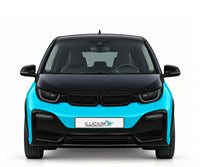 BMW i3s · Facelift – Sportlicher i3s I01 ab2017 mit horizontalen Blinkern und eigener Frontschürze. Frontansicht in Türkis Metallic mit schwarzem Black-Belt-Bereich, dunklen Optiken und Original-ILLICIUM-Kennzeichen