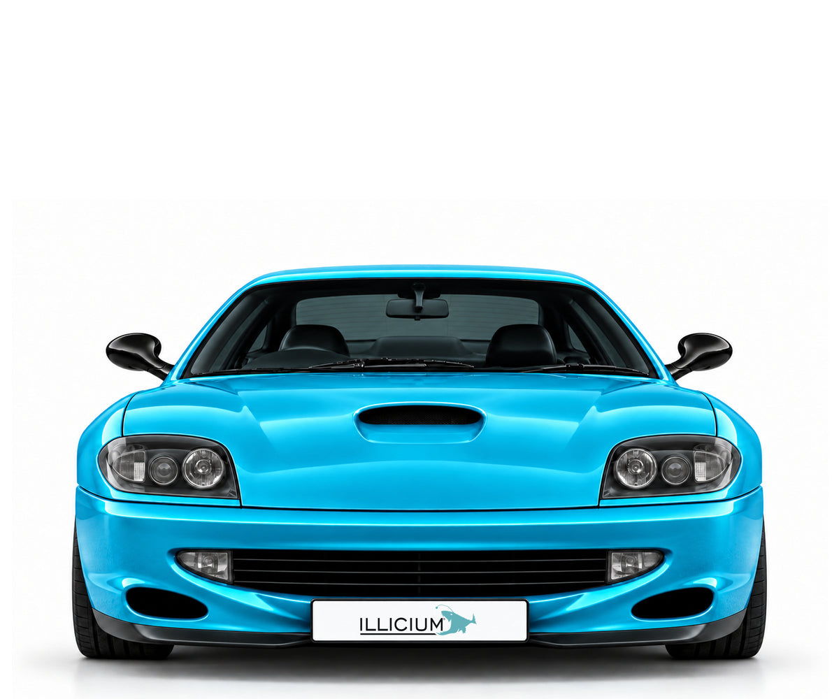 Ferrari 550 Maranello – Frontansicht in Türkis Metallic mit Original-ILLICIUM-Kennzeichen; Produktillustration