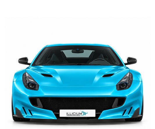 Ferrari F12tdf – Frontansicht in Türkis Metallic mit Original-ILLICIUM-Kennzeichen; Produktillustration