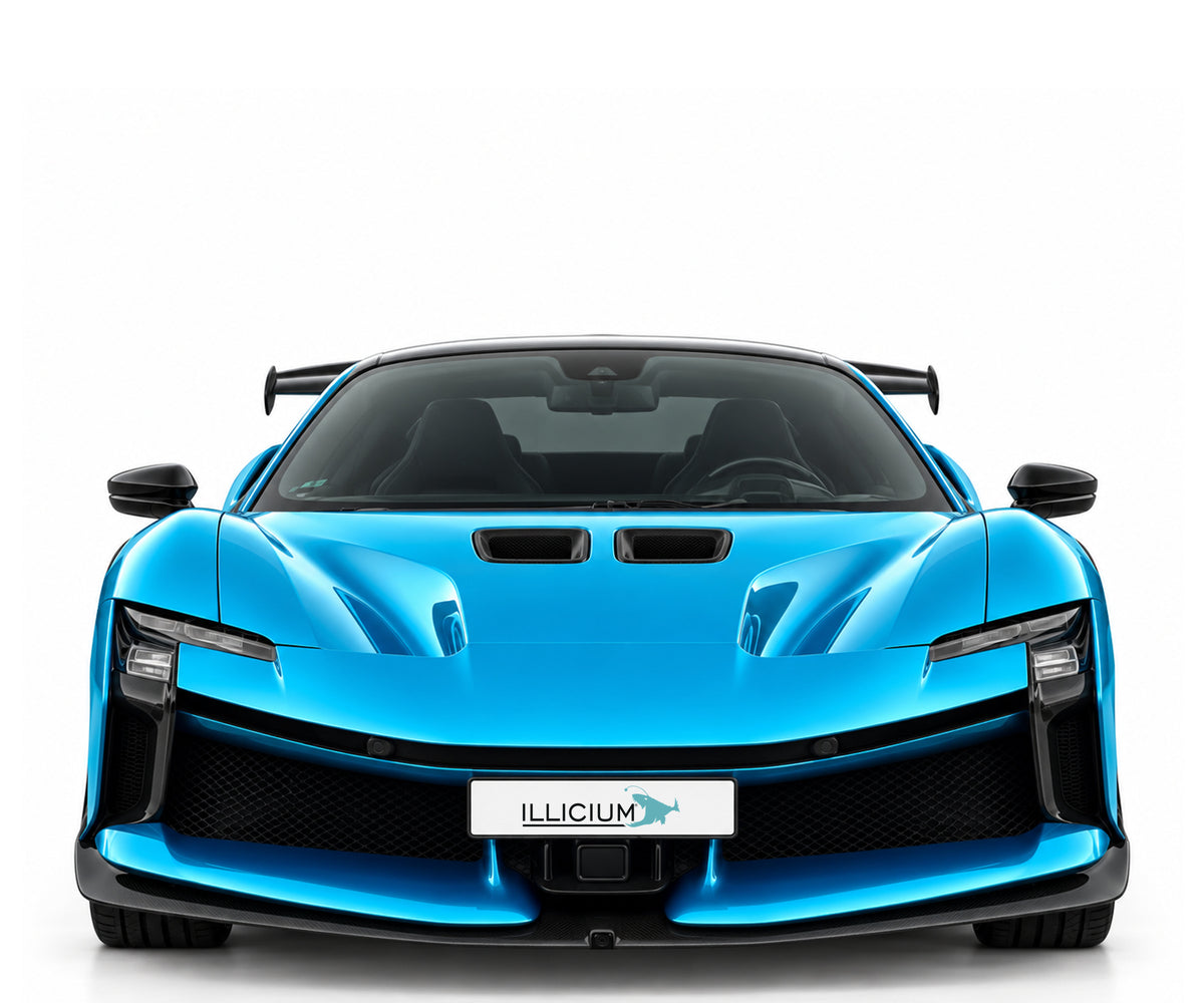 Ferrari SF90 XX Stradale – Frontansicht in Türkis Metallic mit Original-ILLICIUM-Kennzeichen; Produktillustration