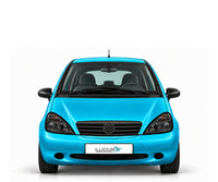 A-Klasse W168 · Vorfacelift – Fahrzeugillustration in Türkis Metallic, schwarze Anbauteile, neutrale Emblemform und ILLICIUM-Kennzeichen