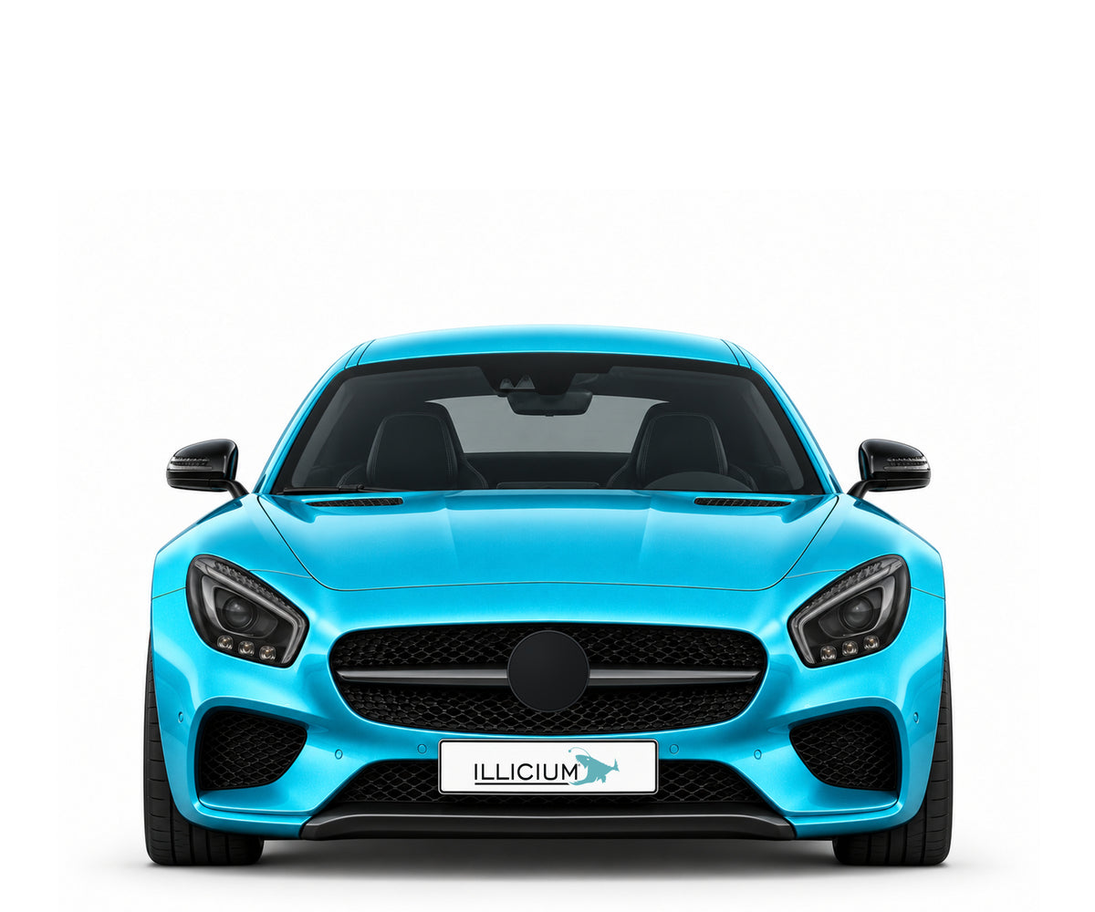 C190 · AMG GT S · frühe Front 2015–2018 – Fahrzeugillustration in Türkis Metallic, schwarze Anbauteile, neutrale Emblemform und ILLICIUM-Kennzeichen