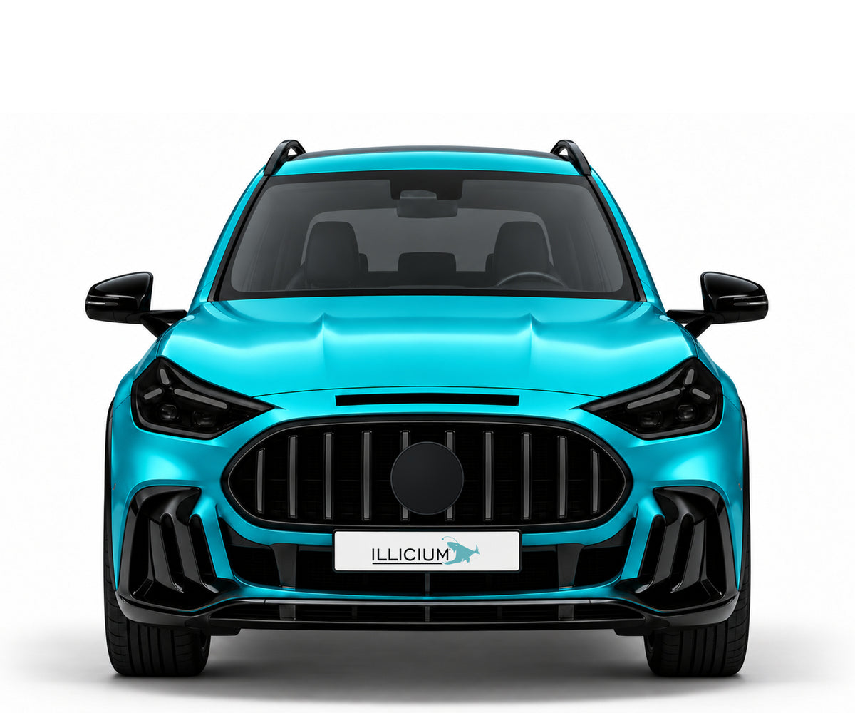 AMG GT SUV · Premierenfront2026 – Fahrzeugillustration in Türkis Metallic, schwarze Anbauteile, neutrale Emblemform und ILLICIUM-Kennzeichen