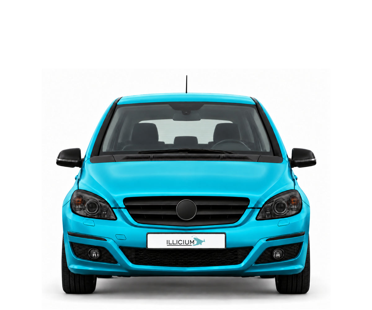 W245 · Facelift · 2008–2011 – Fahrzeugillustration in Türkis Metallic, schwarze Anbauteile, neutrale Emblemform und ILLICIUM-Kennzeichen