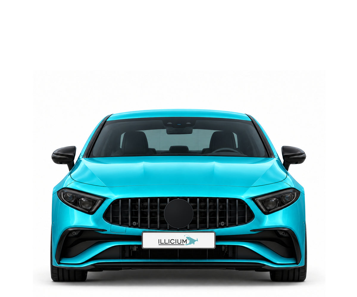 C257 · CLS53 AMG · Facelift – Fahrzeugillustration in Türkis Metallic, schwarze Anbauteile, neutrale Emblemform und ILLICIUM-Kennzeichen