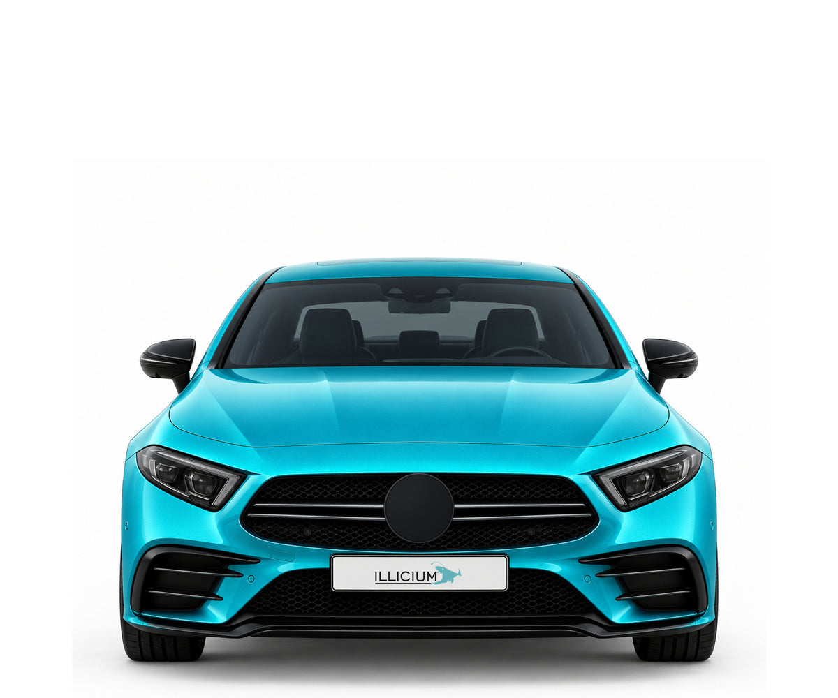 C257 · CLS53 AMG · Vorfacelift – Fahrzeugillustration in Türkis Metallic, schwarze Anbauteile, neutrale Emblemform und ILLICIUM-Kennzeichen