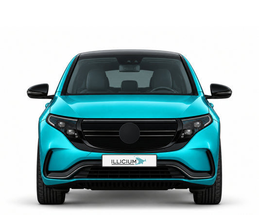 EQC N293 · AMG Line – Fahrzeugillustration in Türkis Metallic, schwarze Anbauteile, neutrale Emblemform und ILLICIUM-Kennzeichen