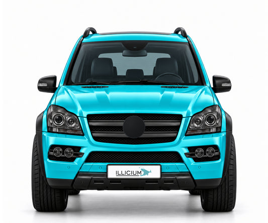GL X164 · Original-AMG-Zubehör · Vorfacelift – Fahrzeugillustration in Türkis Metallic, schwarze Anbauteile, neutrale Emblemform und ILLICIUM-Kennzeichen