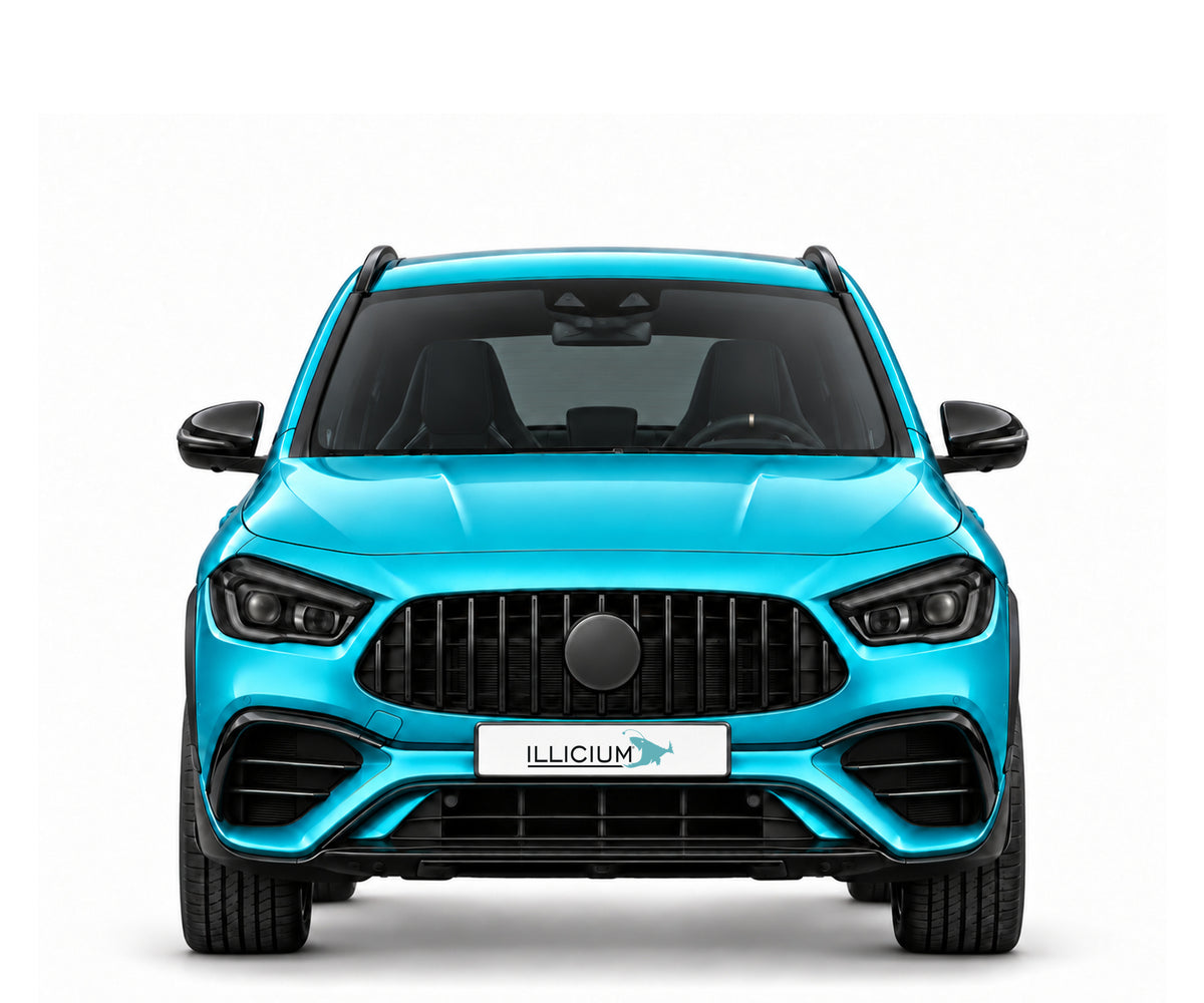 GLA H247 · GLA45 S · Vorfacelift – Fahrzeugillustration in Türkis Metallic, schwarze Anbauteile, neutrale Emblemform und ILLICIUM-Kennzeichen