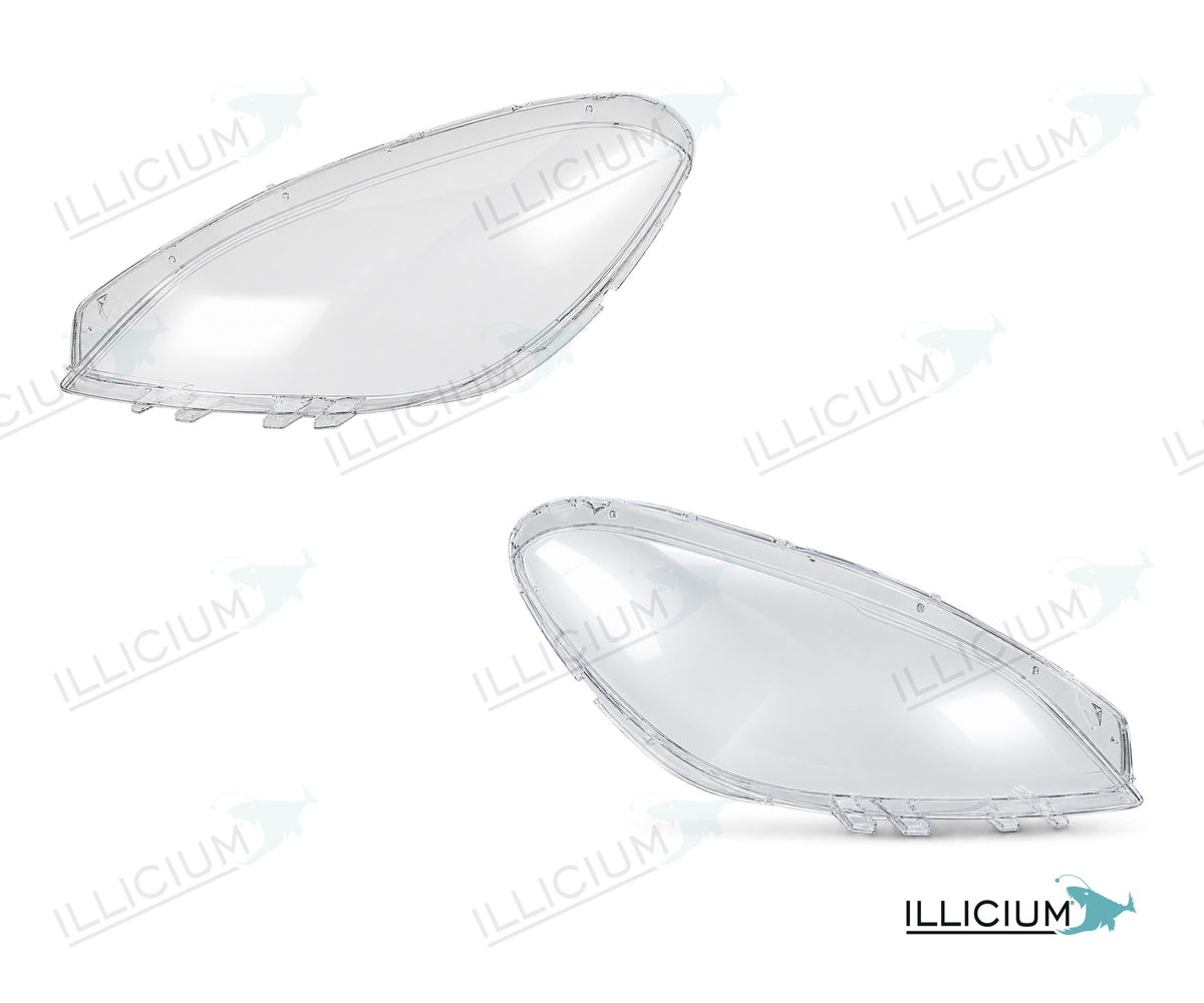 B-Klasse W246 · Vorfacelift – Scheinwerferglas Paar, links und rechts in Fahrtrichtung, Produktillustration mit ILLICIUM-Logo