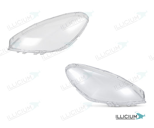 B-Klasse W246 · Vorfacelift – Scheinwerferglas Paar, links und rechts in Fahrtrichtung, Produktillustration mit ILLICIUM-Logo