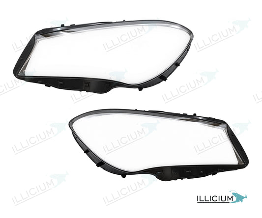 CLA C117 · Facelift – Scheinwerferglas Paar, links und rechts in Fahrtrichtung, Produktillustration mit ILLICIUM-Logo