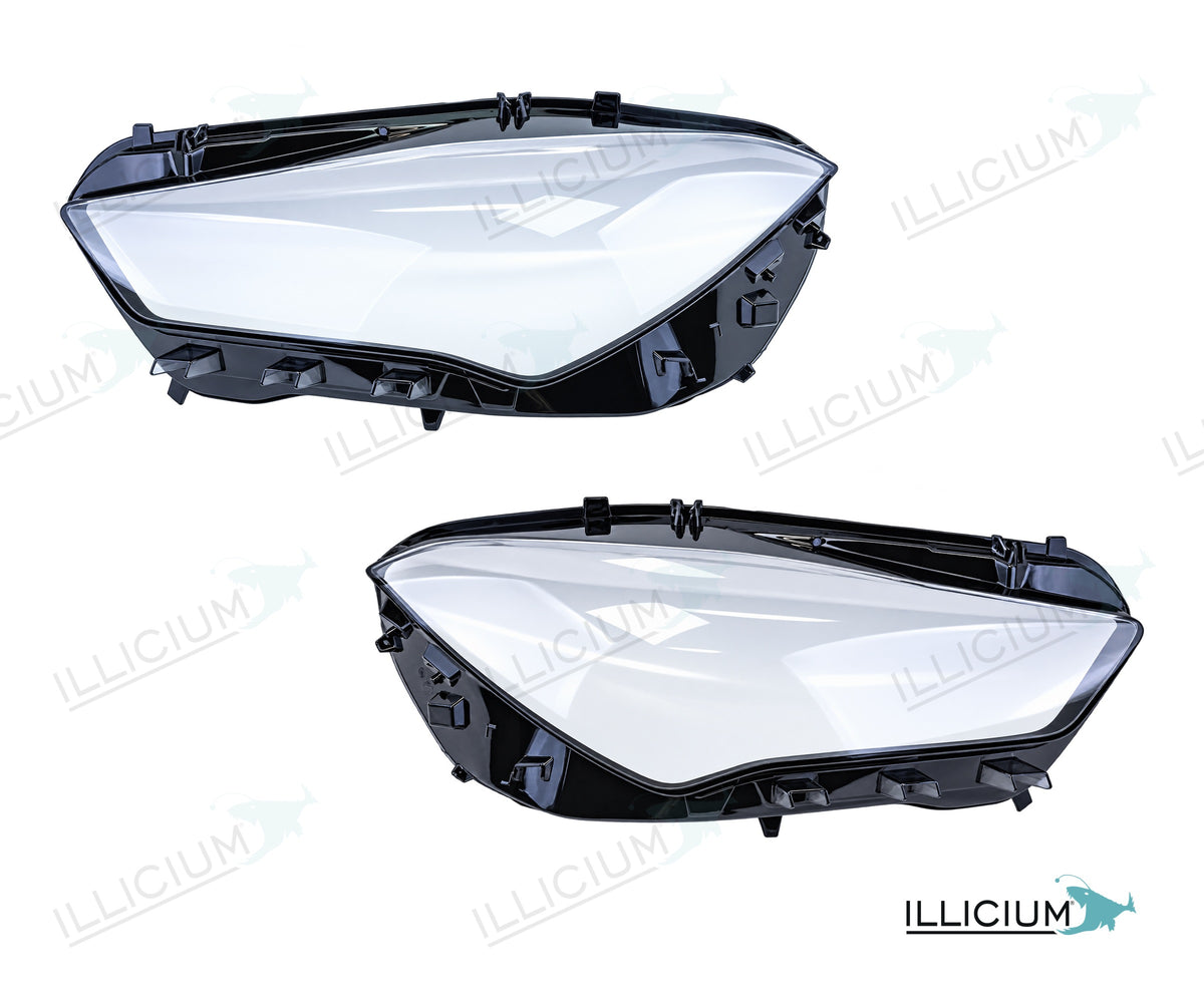 CLA C118 · Vorfacelift – Scheinwerferglas Paar, links und rechts in Fahrtrichtung, Produktillustration mit ILLICIUM-Logo