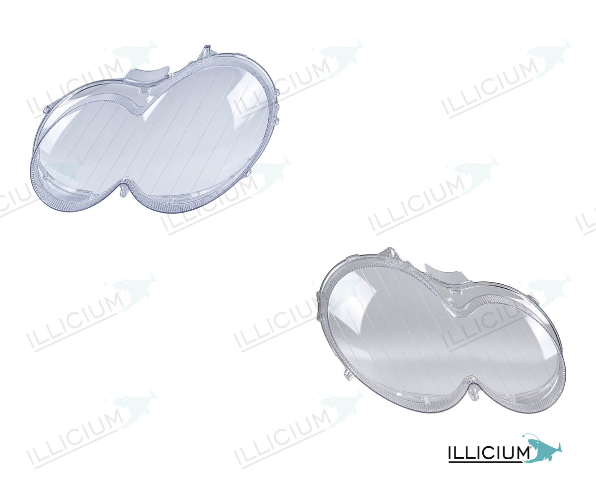 CLK C209/A209 · geriffelte Ausführung A31-4585 – Scheinwerferglas Paar, links und rechts in Fahrtrichtung, Produktillustration mit ILLICIUM-Logo