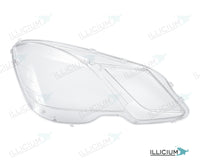 E-Klasse W212 · Vorfacelift – Scheinwerferglas rechts in Fahrtrichtung, Produktillustration mit ILLICIUM-Logo