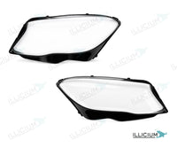 GLA X156 · Facelift – Scheinwerferglas Paar, links und rechts in Fahrtrichtung, Produktillustration mit ILLICIUM-Logo