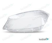 A-Klasse W176 · Vorfacelift – Scheinwerferglas links in Fahrtrichtung, Produktillustration mit ILLICIUM-Logo