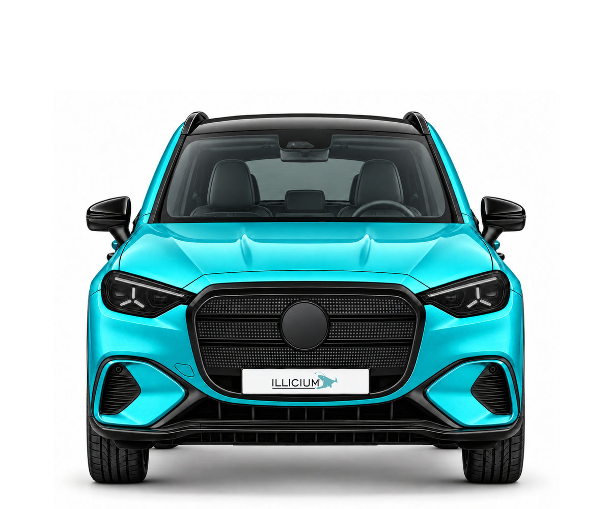 GLC elektrisch X540 · AMG Line · 2026 – Fahrzeugillustration in Türkis Metallic, schwarze Anbauteile, neutrale Emblemform und ILLICIUM-Kennzeichen