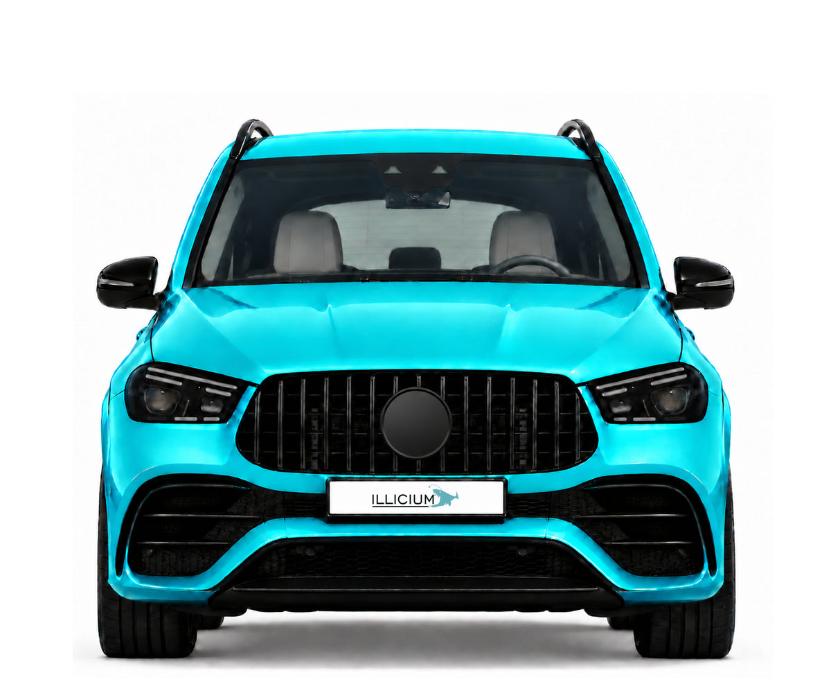 GLE V167 · AMG63S · Facelift2023 – Fahrzeugillustration in Türkis Metallic, schwarze Anbauteile, neutrale Emblemform und ILLICIUM-Kennzeichen