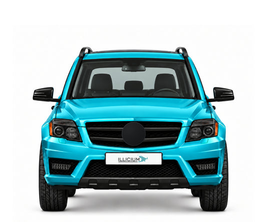 GLK X204 · AMG Styling · Vorfacelift MY2012 – Fahrzeugillustration in Türkis Metallic, schwarze Anbauteile, neutrale Emblemform und ILLICIUM-Kennzeichen
