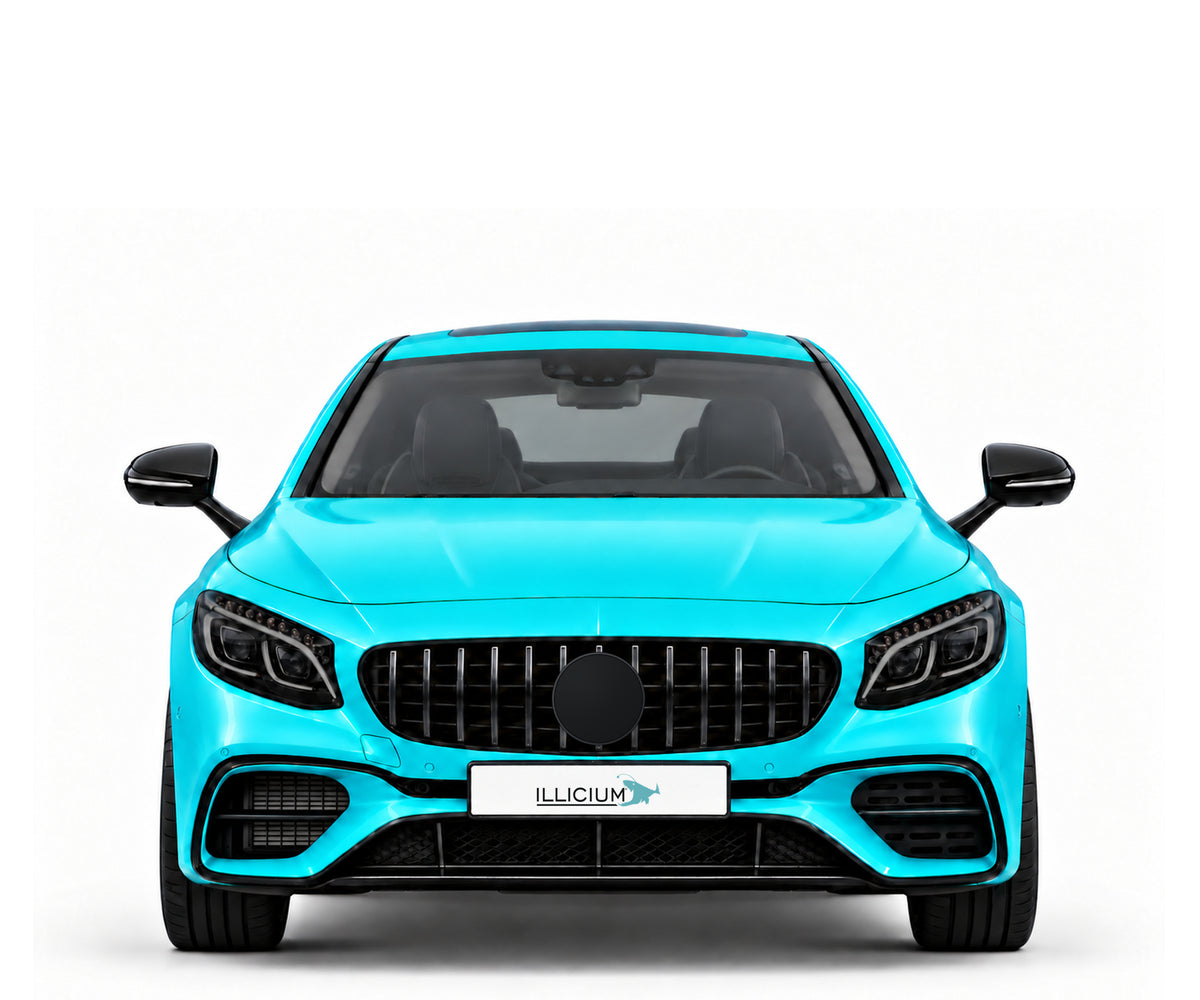 S-Klasse C217/A217 · S63 AMG Coupé · Facelift2017 – Fahrzeugillustration in Türkis Metallic, schwarze Anbauteile, neutrale Emblemform und ILLICIUM-Kennzeichen