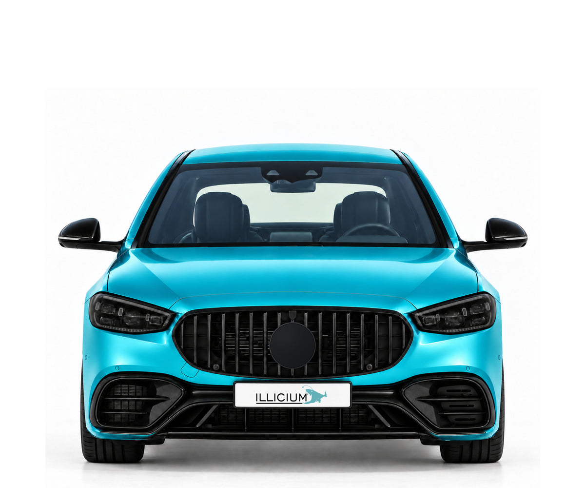 S-Klasse W223 · S63 E Performance · Vorfacelift2022 – Fahrzeugillustration in Türkis Metallic, schwarze Anbauteile, neutrale Emblemform und ILLICIUM-Kennzeichen